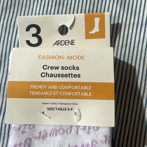 Hi, selling this comfortable crew socks for in size 5-9 - Picture 5 of 5
